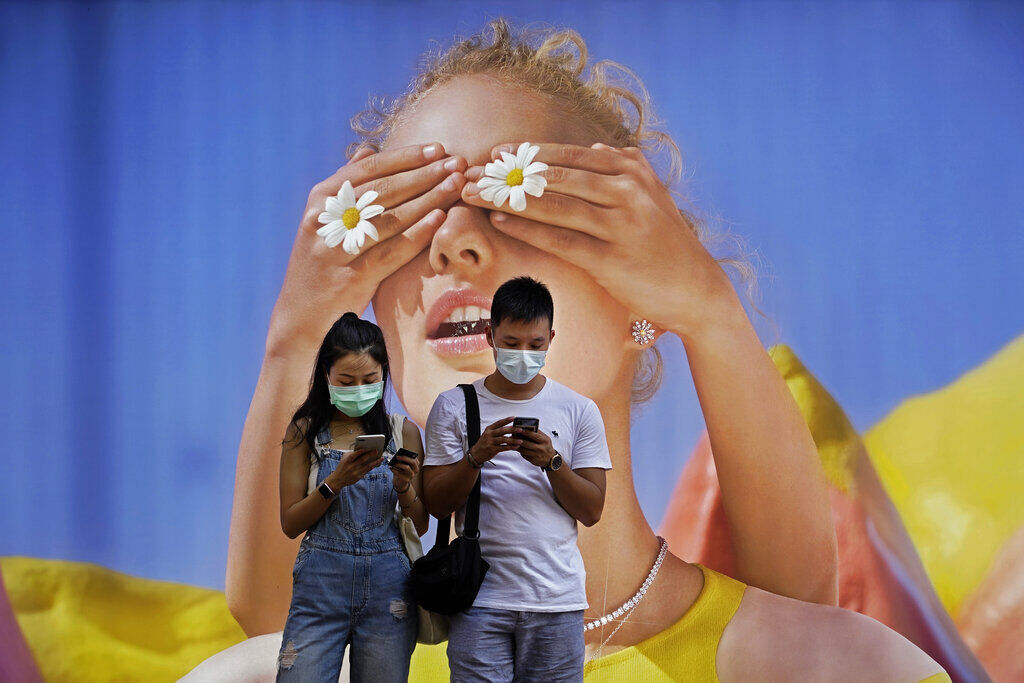 APTOPIX Virus Outbreak Hong Kong Daily Life
